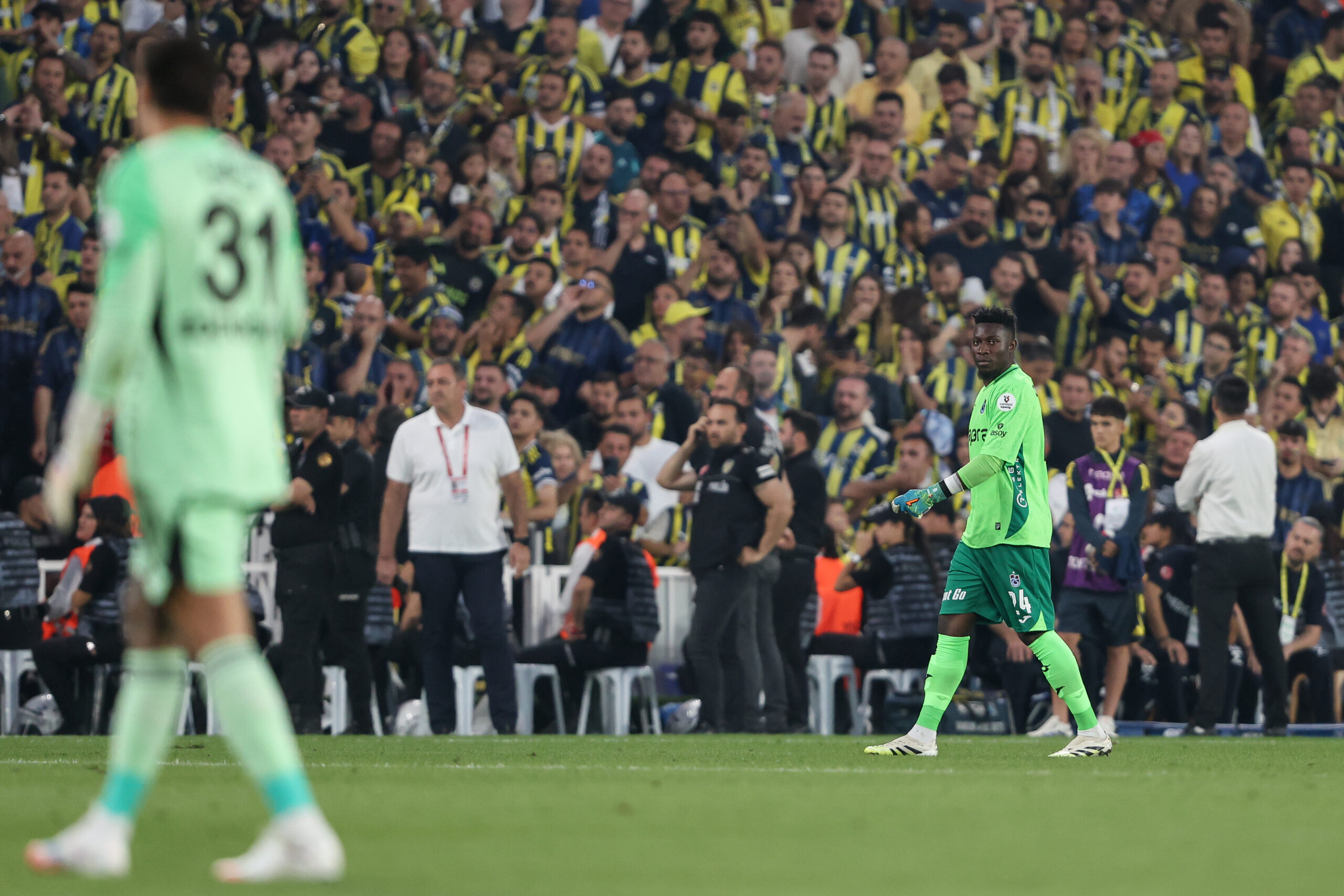 Ex-Manchester Keepers Stage a Turkish Derby