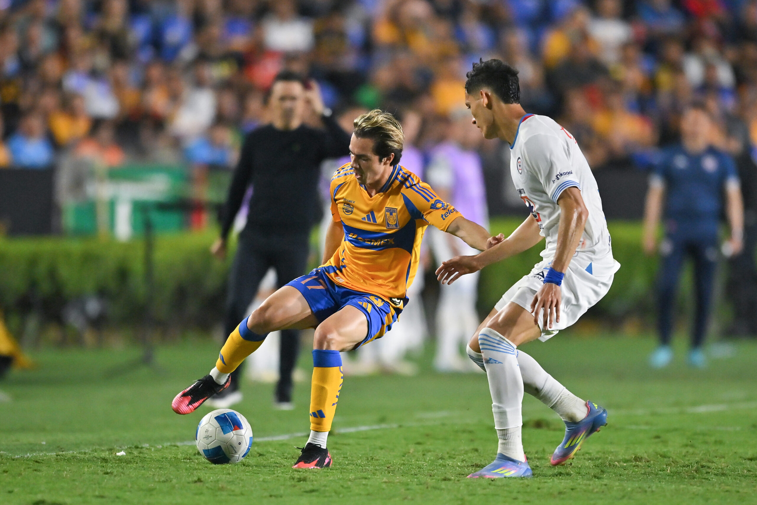 A Cement-Clad Clash with Playoff Implications: Tigres vs. Cruz Azul