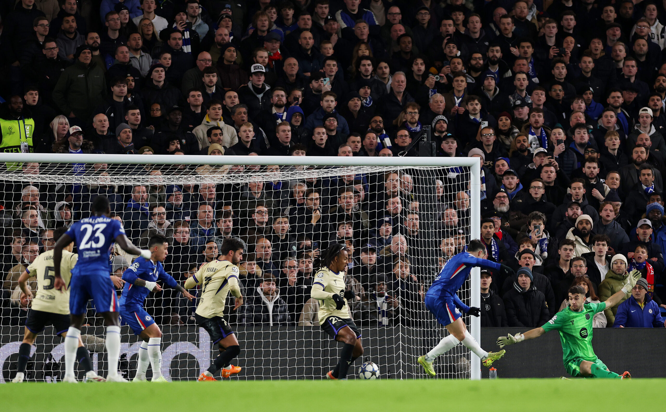 Self-Destruction at Stamford Bridge: System Situation or Individual Problem?
