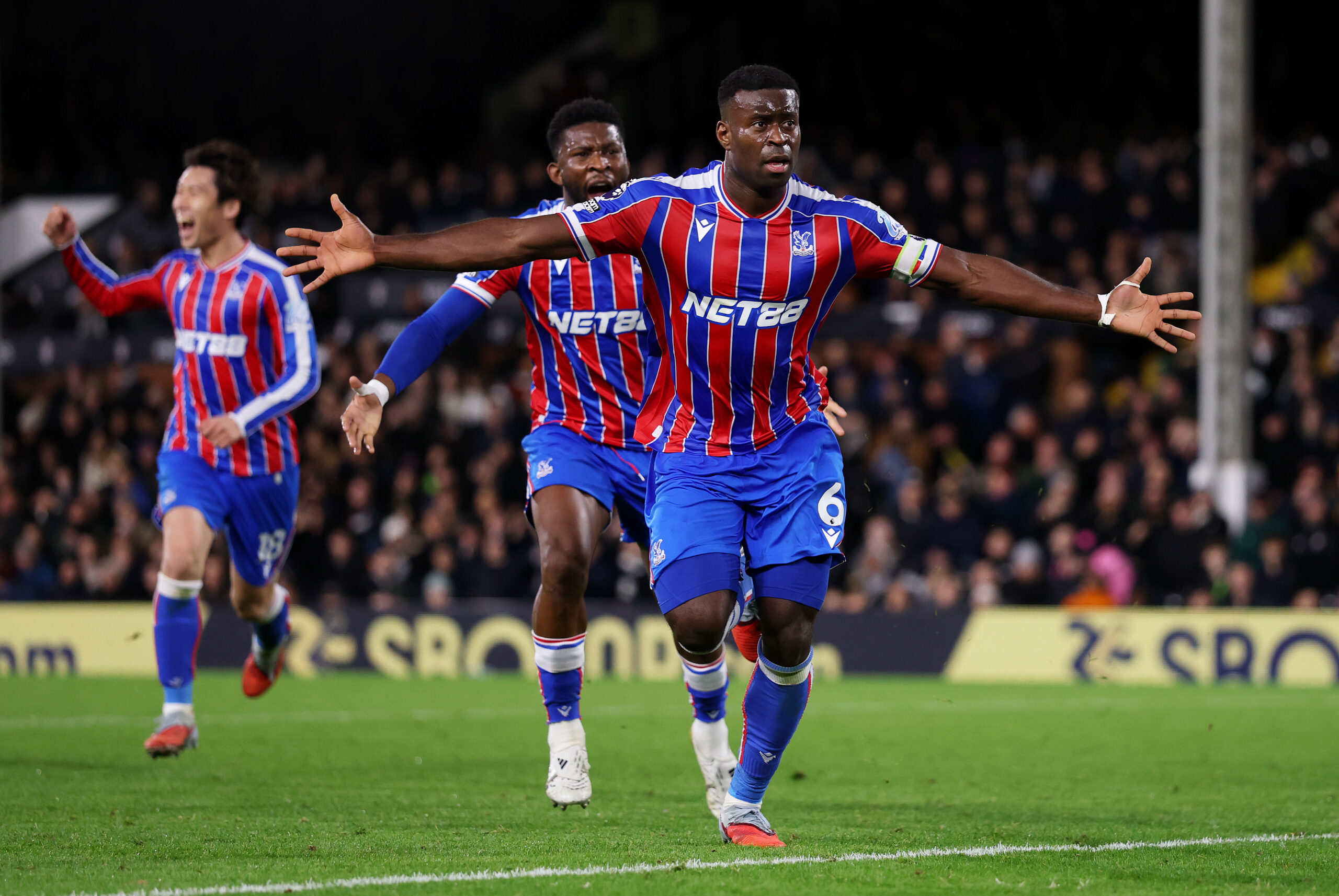 Crystal Palace Host Title-Chasing Man City