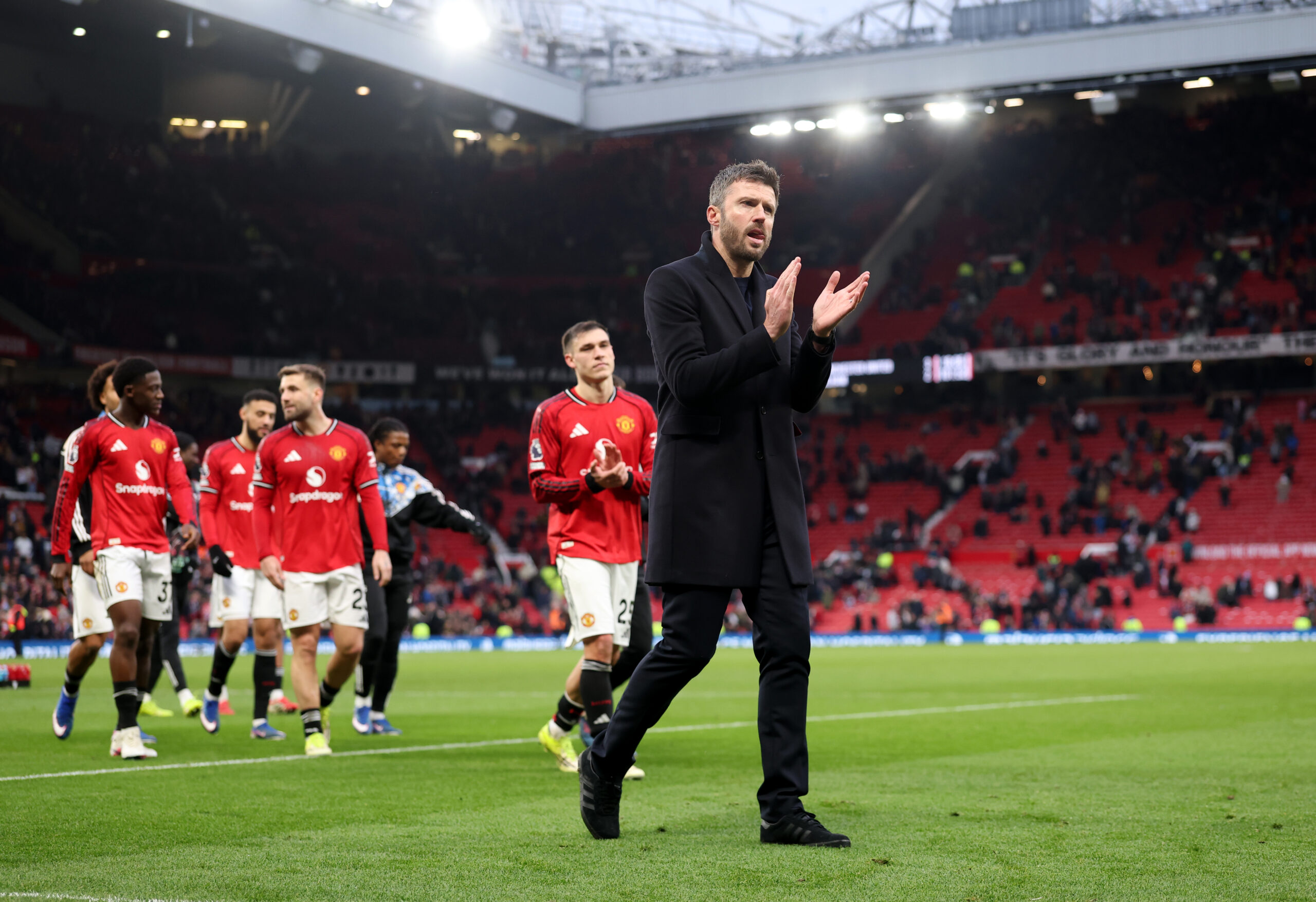 Surging Manchester United Host Tottering Tottenham