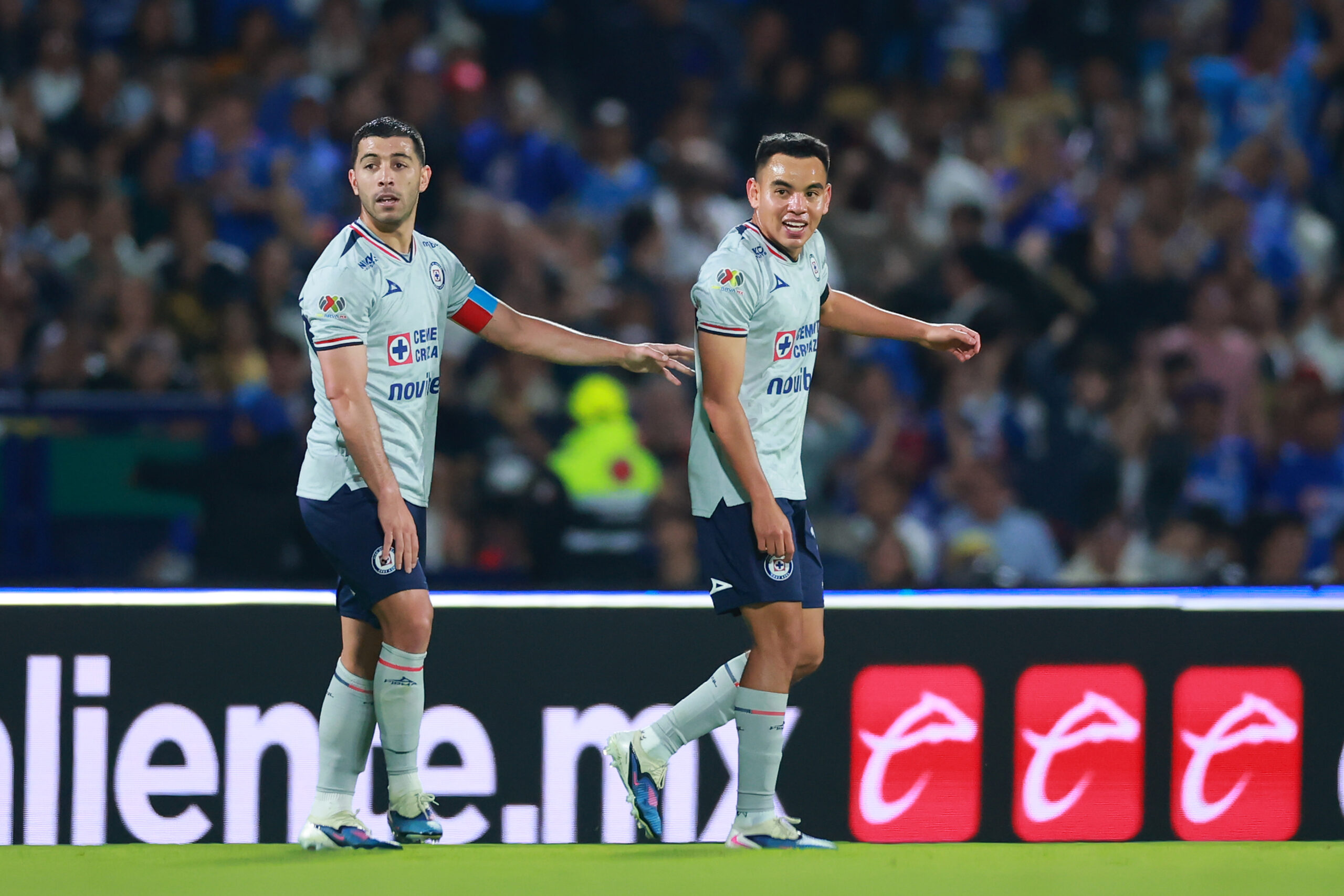 Cruz Azul holds the lead as the Liga MX Clausura title race tightens