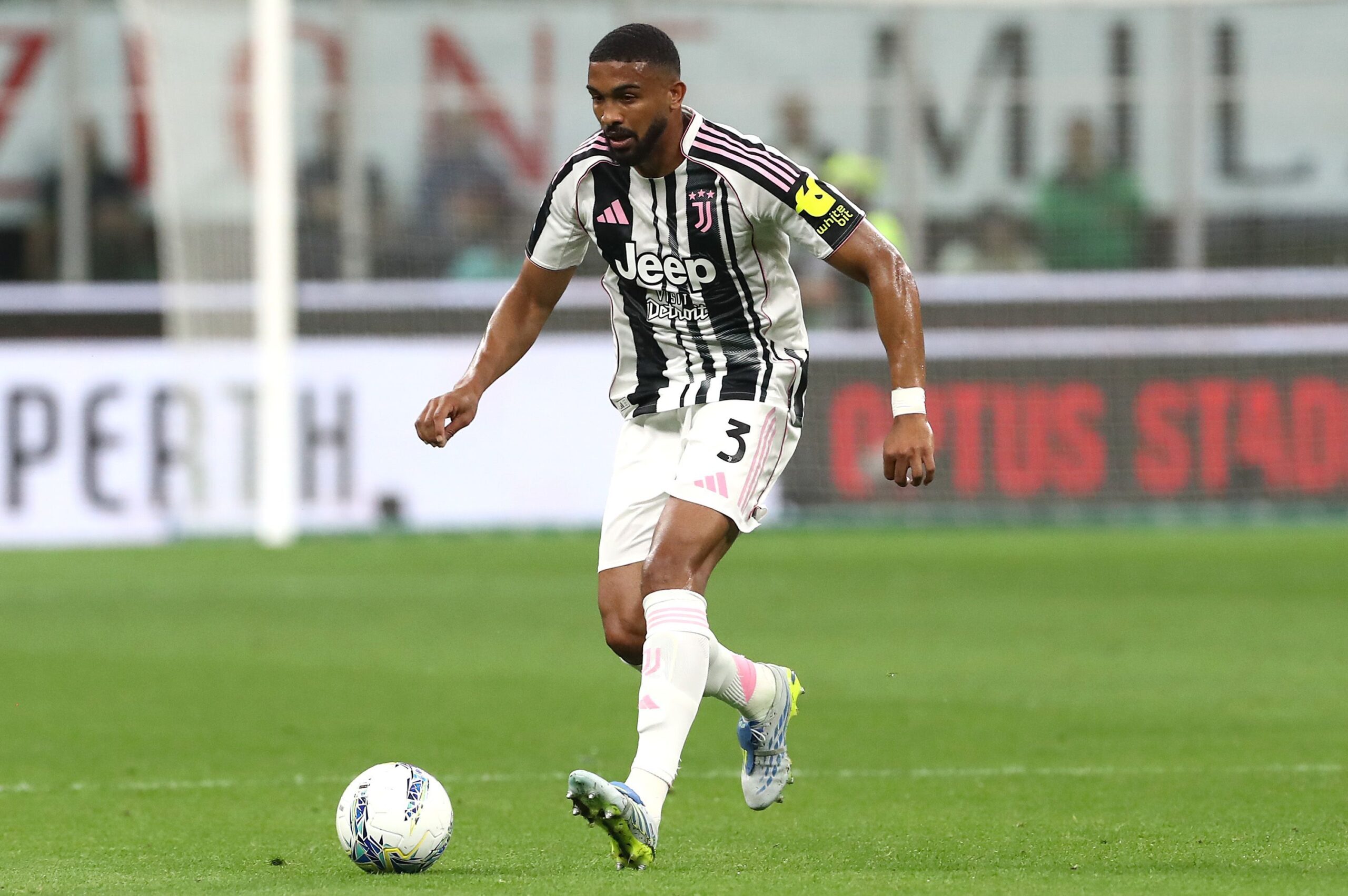 The Defensive Transfer War for Gleison Bremer