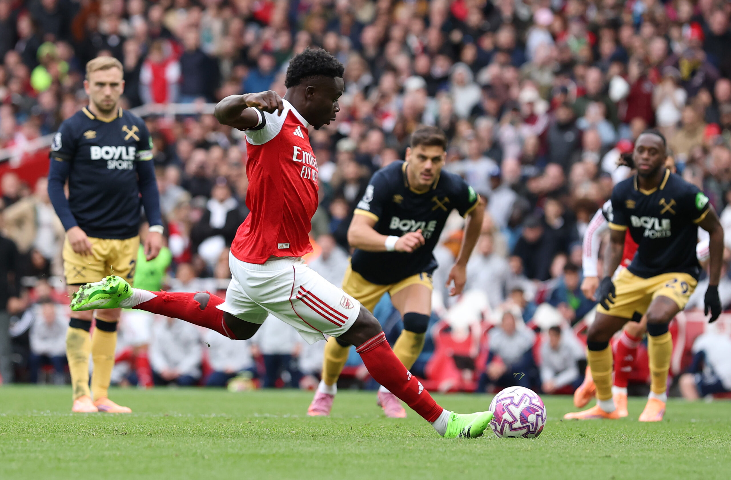 West Ham vs. Arsenal: Could This Week Seal the Deal?