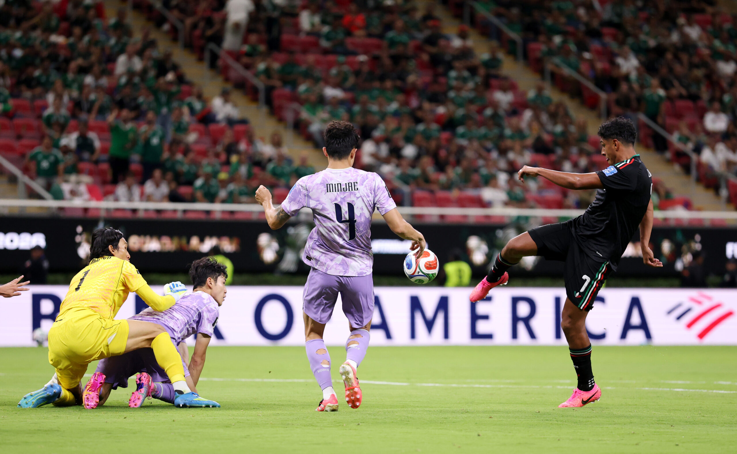 Mexico survives thanks to a heroic Raúl Rangel in goal, defeats South Korea 1-0
