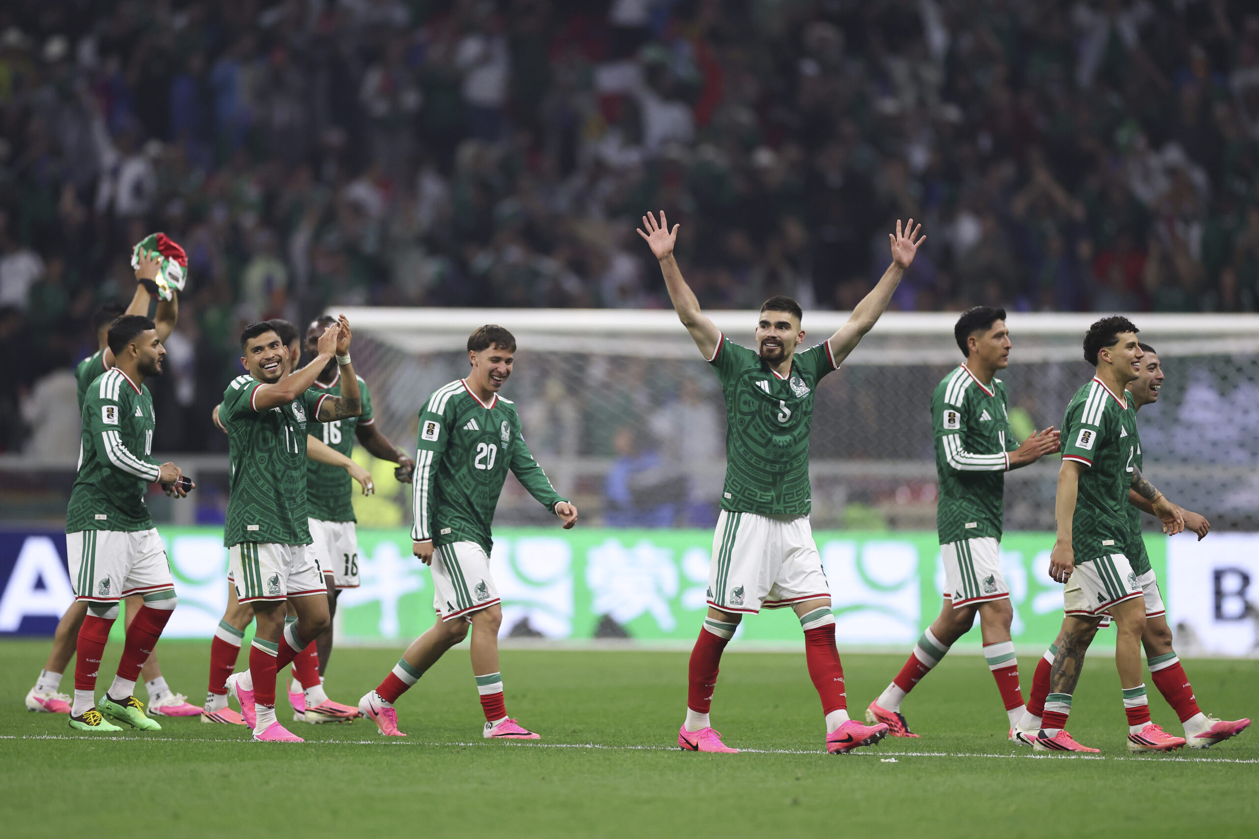 Mexico ends 40 year drought, defeats Ecuador 2-0 to reach the Round of 16
